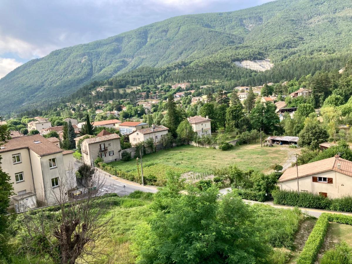 Apartment Dans Joli Village D'annot Annot